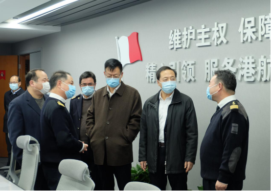 暖心慰问送关怀 坚守一线显担当(1)466.png